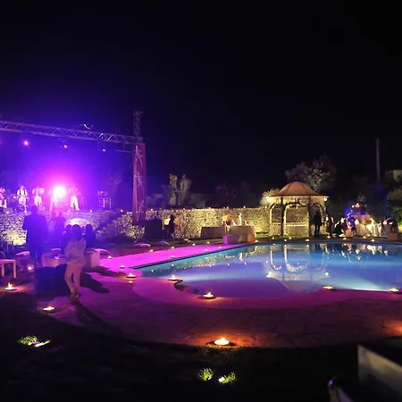 Bed & Breakfast Masseria Luco 4*